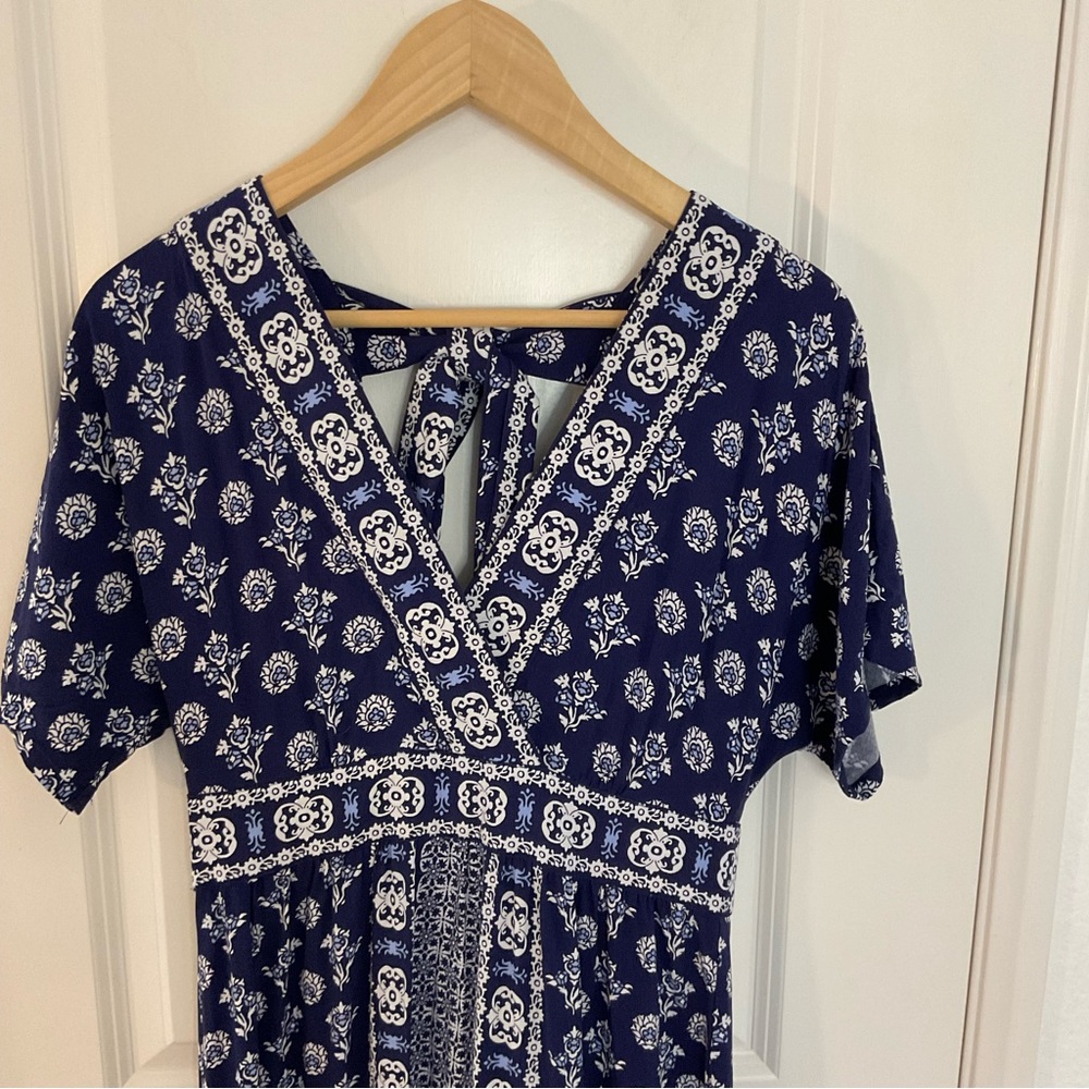 Elegant Navy Blue Floral Maxi Dress - Picture 6 of 12